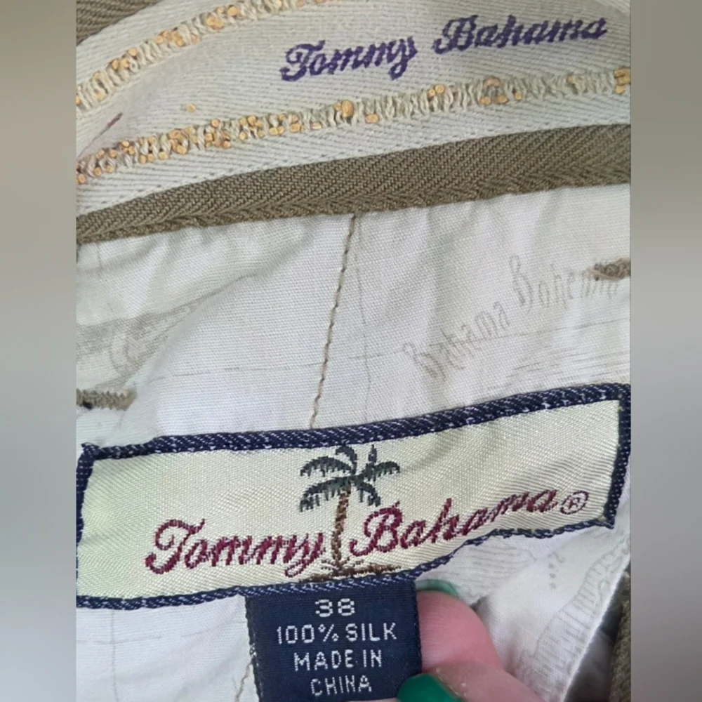 Tommy Bahama Mens Relax 100% Silk Pleated Shorts Size 38 Tan Logo Preppy Beach